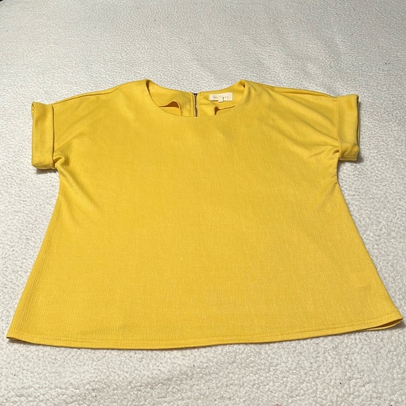 Melloday Ladies Yellow Dress Shirt, NWOT’s, Size Small - Picture 1 of 8